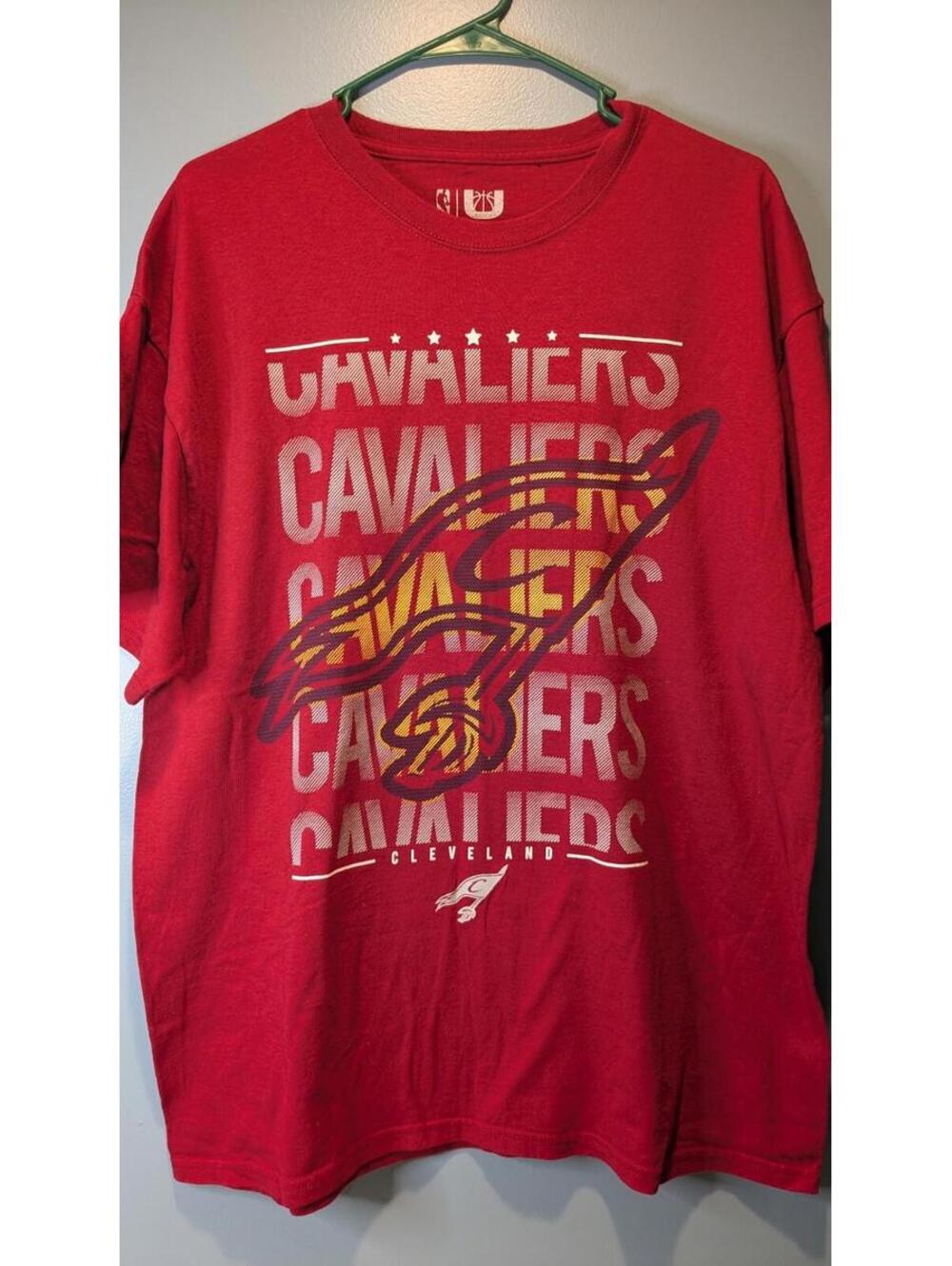 Cleveland Cavaliers Mens Shirt XL X Large Red Short Sleeve Crew Neck NBA